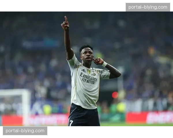 维尼修斯专访：回应种族歧视事件与皇马争冠目标